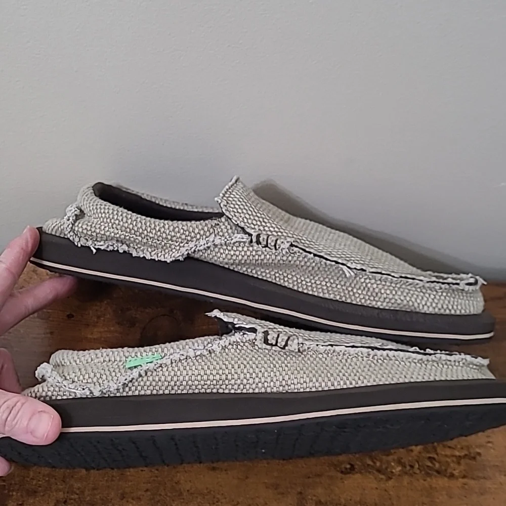 Sanuk Textured Neutral Color Sidewalk Surfers Slip-Ons size 8.